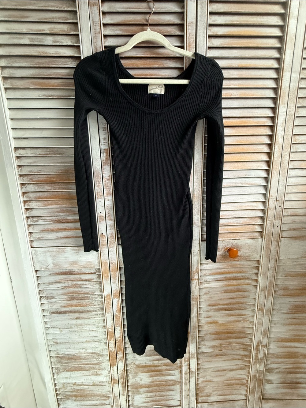 Universal Thread Black Ribbed Long Sleeve Midi Dress